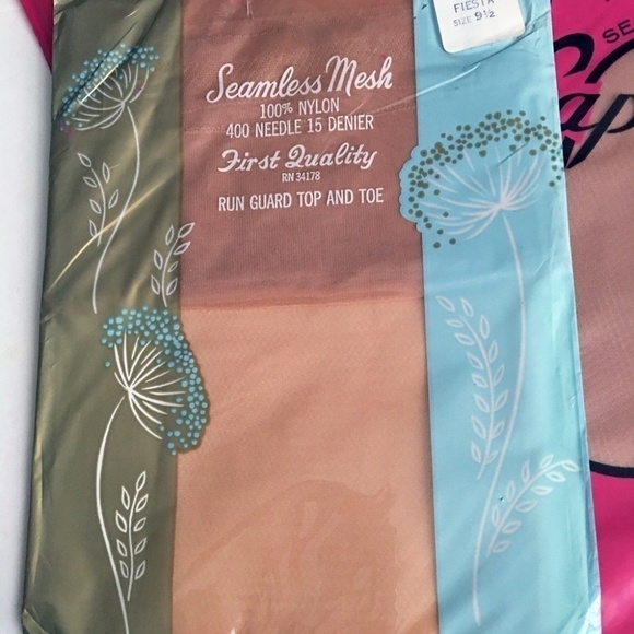 8 PAIR Vintage 60s Sheer Nylon Stockings Never Used, Never Opened NIP NOS - Picture 3 of 8